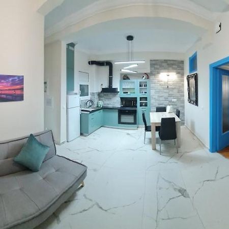 Full Apartment Near Kato Patissia アテネ エクステリア 写真