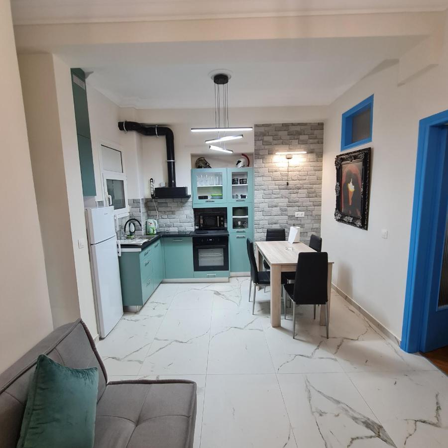 Full Apartment Near Kato Patissia アテネ エクステリア 写真