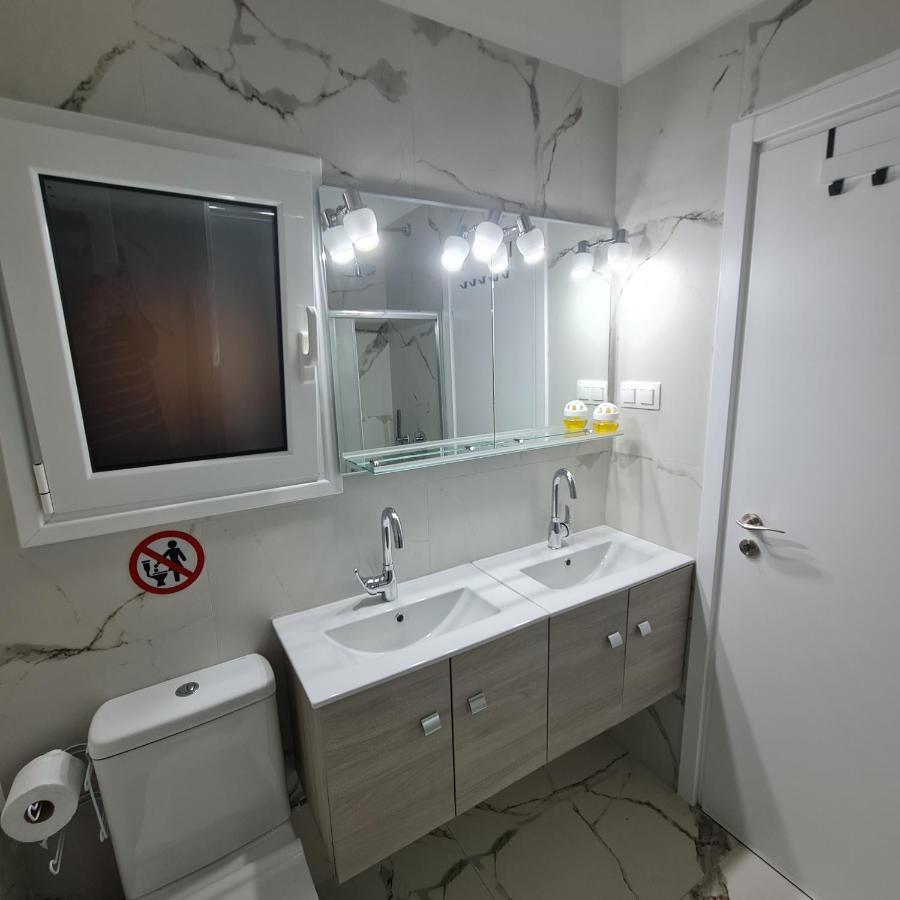 Full Apartment Near Kato Patissia アテネ エクステリア 写真