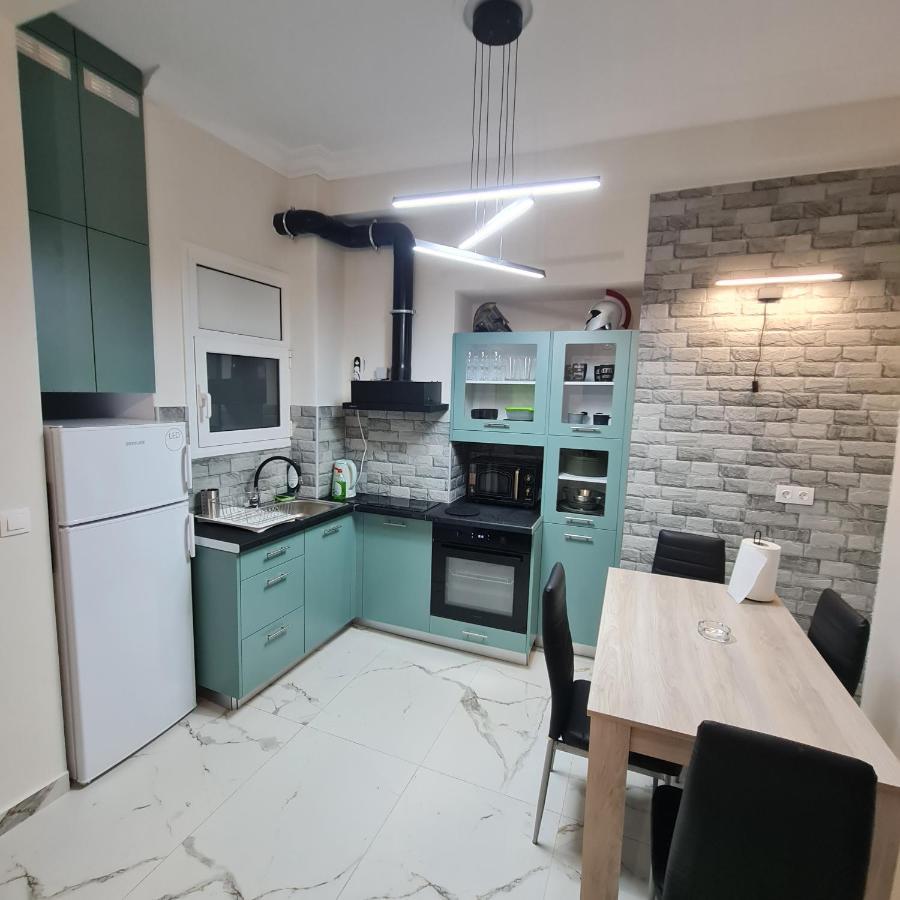 Full Apartment Near Kato Patissia アテネ エクステリア 写真