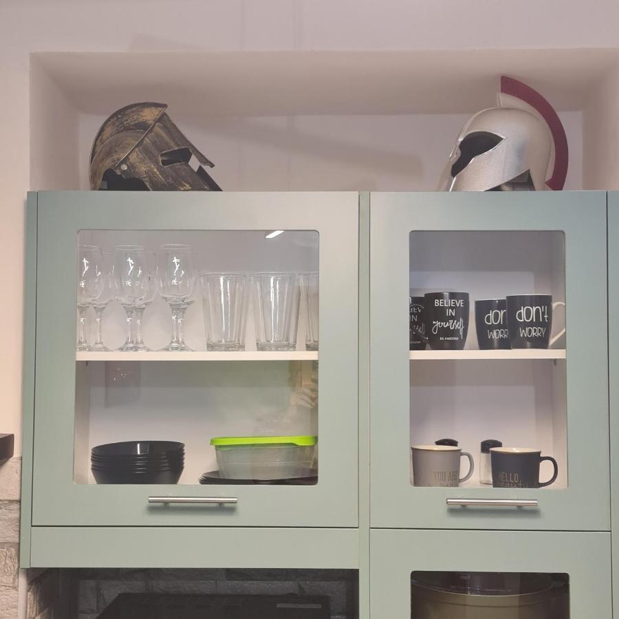Full Apartment Near Kato Patissia アテネ エクステリア 写真
