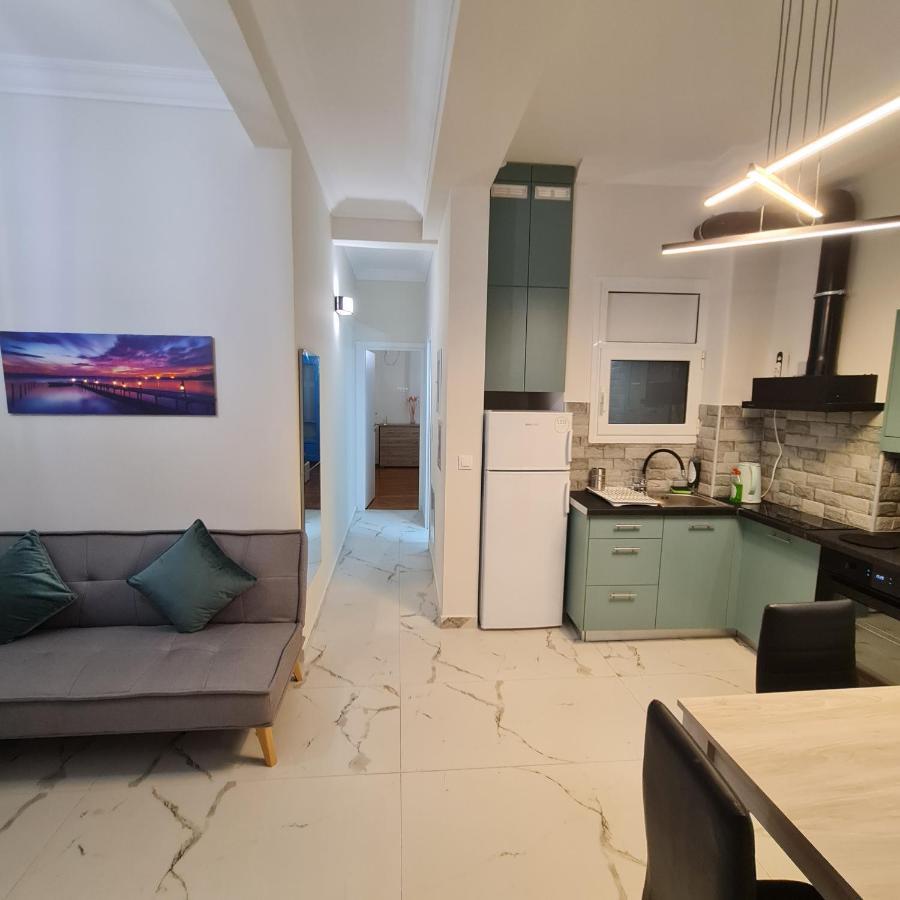 Full Apartment Near Kato Patissia アテネ エクステリア 写真